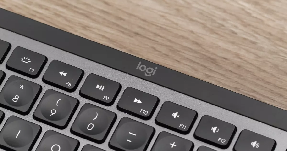 Reseña del teclado Logi MX Keys: Innovación y ergonomía en tus manos
